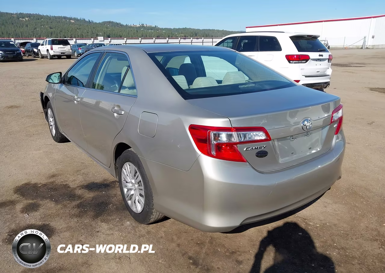 2013 Toyota Camry Le VIN:4T1BF1FK3DU642793 - 3
