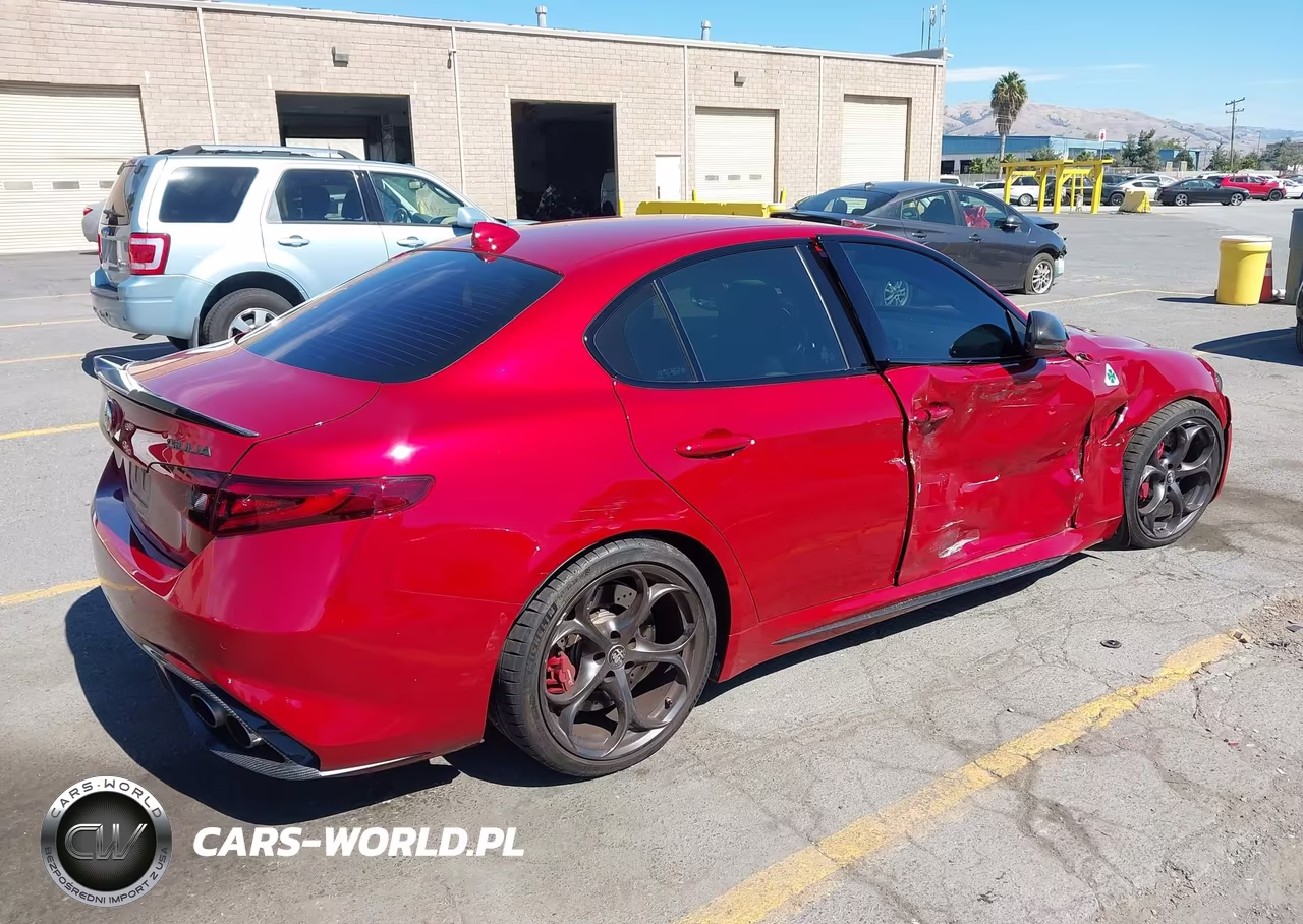 2019 Alfa Romeo Giulia Quadrifoglio Rwd VIN:ZARFAMEV0K7602917 - 4