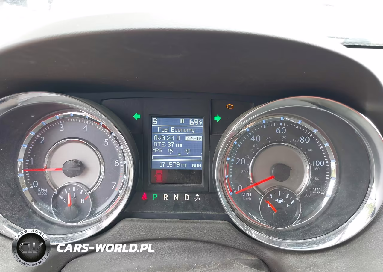 2013 Chrysler Town & Country Touring VIN:2C4RC1BG9DR511359 - 7