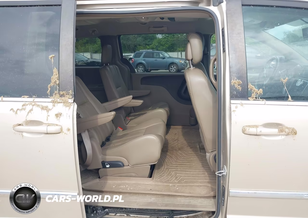 2013 Chrysler Town & Country Touring VIN:2C4RC1BG9DR511359 - 8