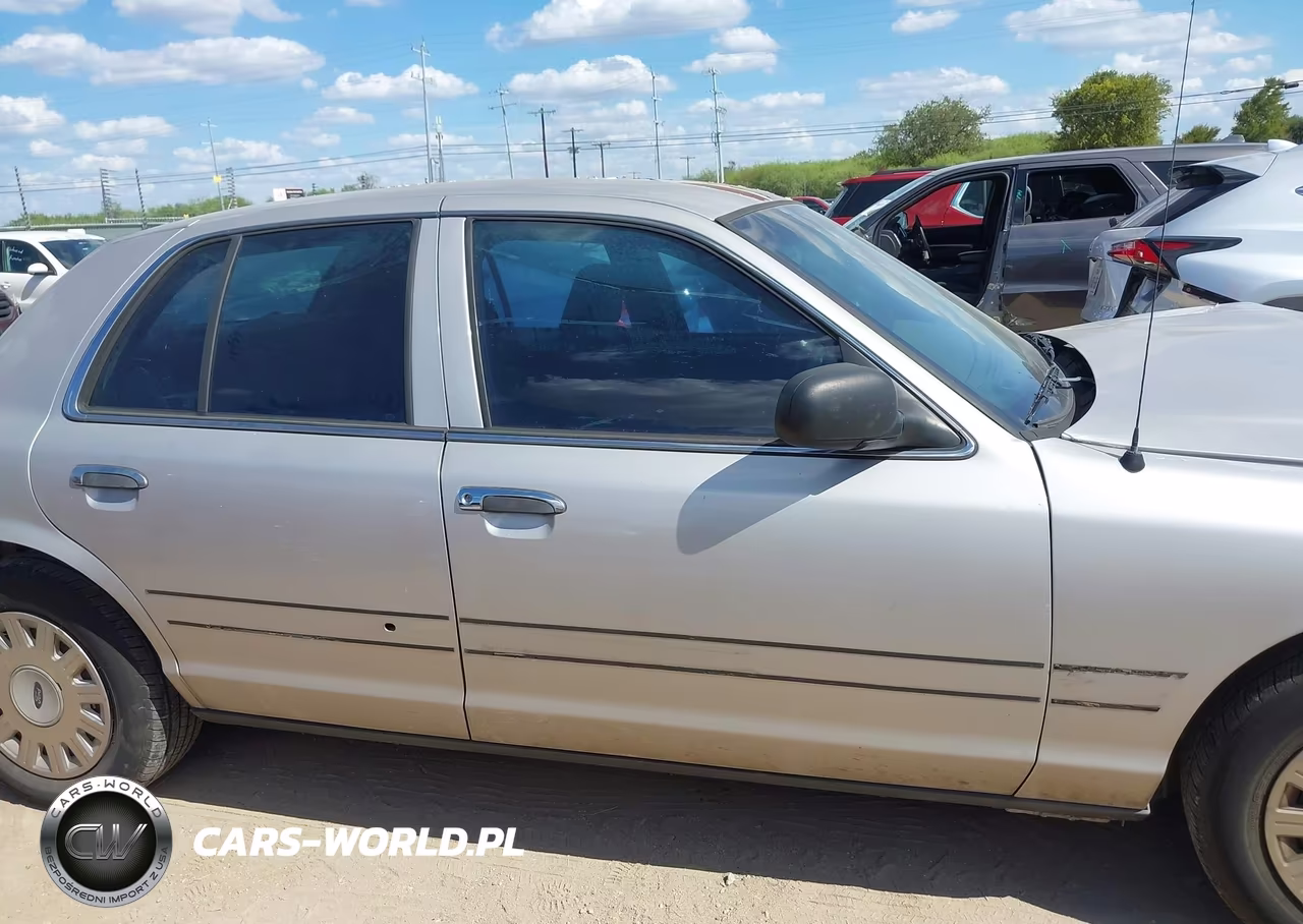 2004 Ford Crown Victoria Police VIN:2FAFP71W34X173476 - 13