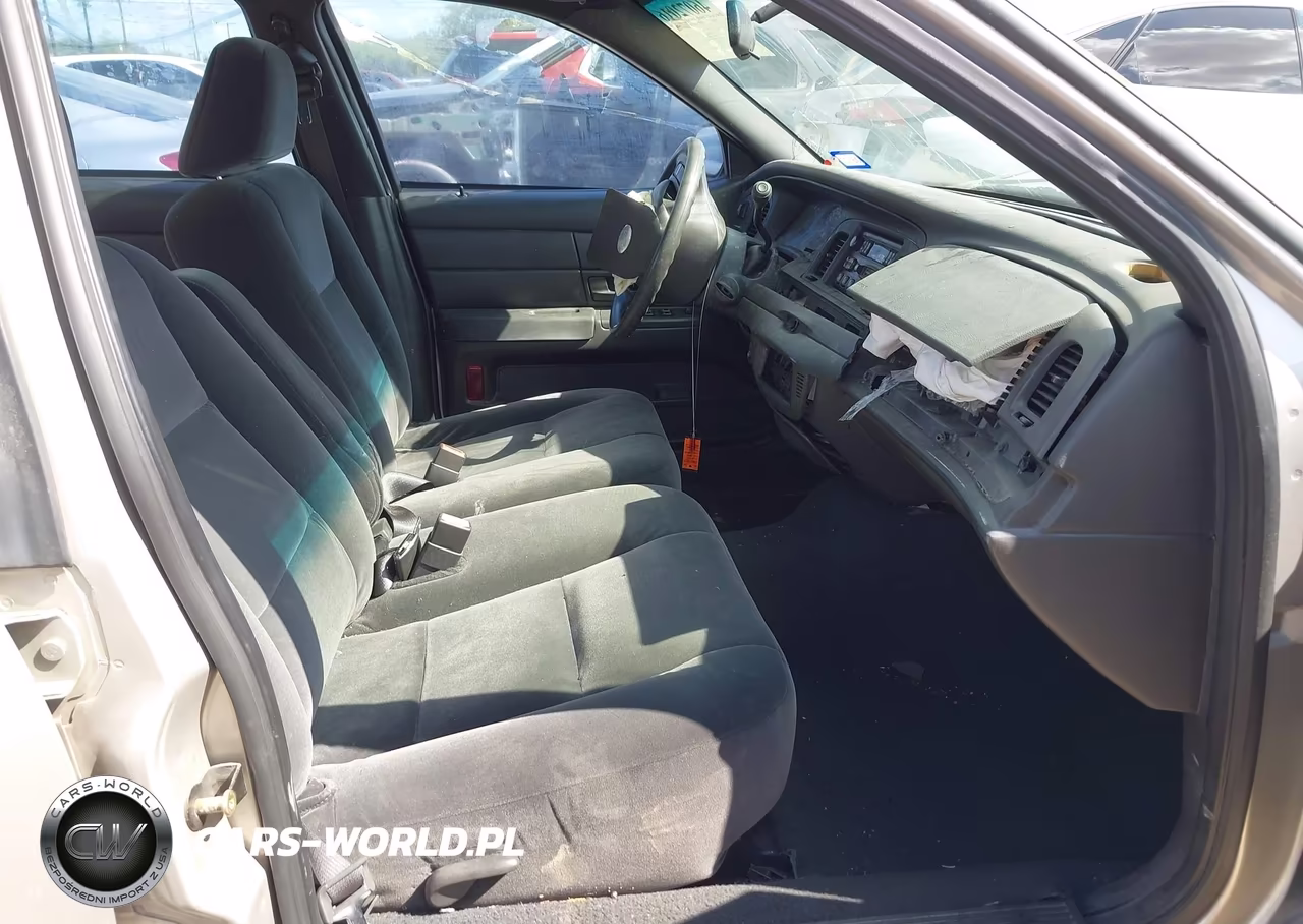 2004 Ford Crown Victoria Police VIN:2FAFP71W34X173476 - 5