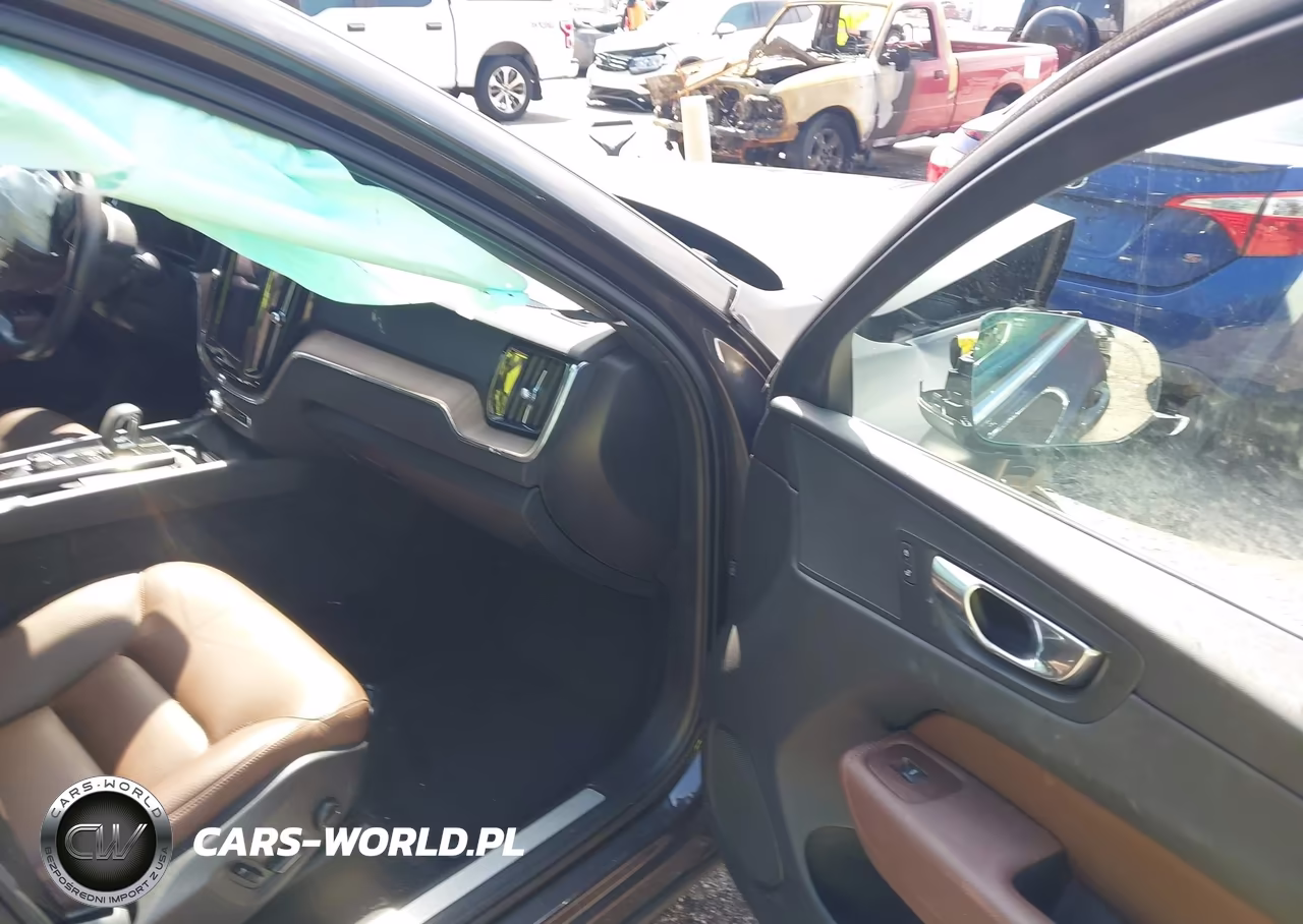 2022 Volvo Xc60 B5 Momentum VIN:YV4L12RK4N1920495 - 5