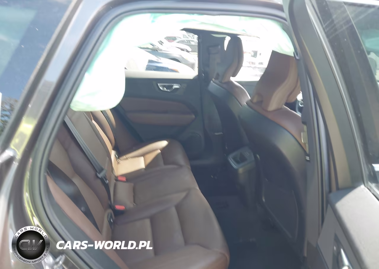 2022 Volvo Xc60 B5 Momentum VIN:YV4L12RK4N1920495 - 8