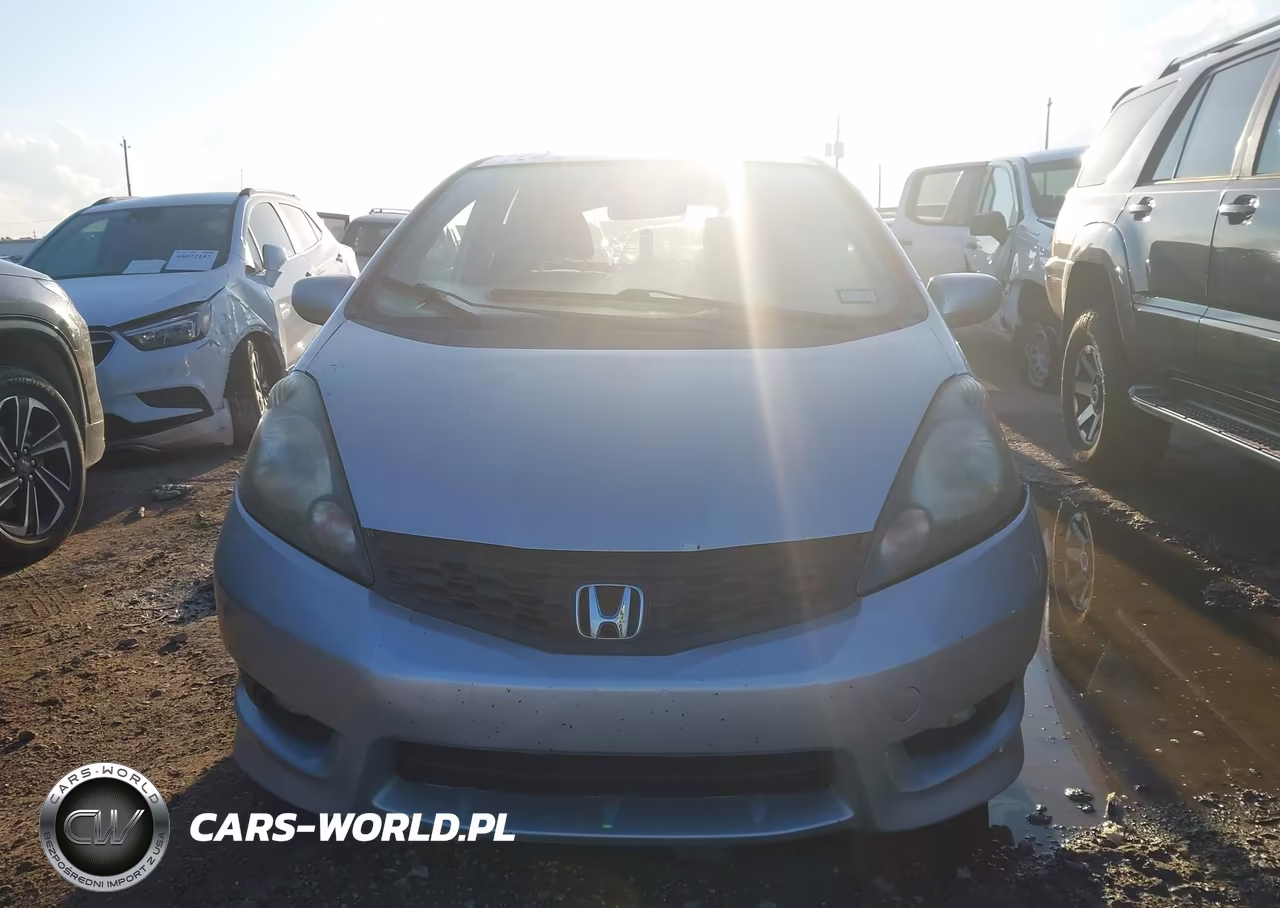 2013 Honda Fit Sport VIN:JHMGE8H51DC027855 - 12