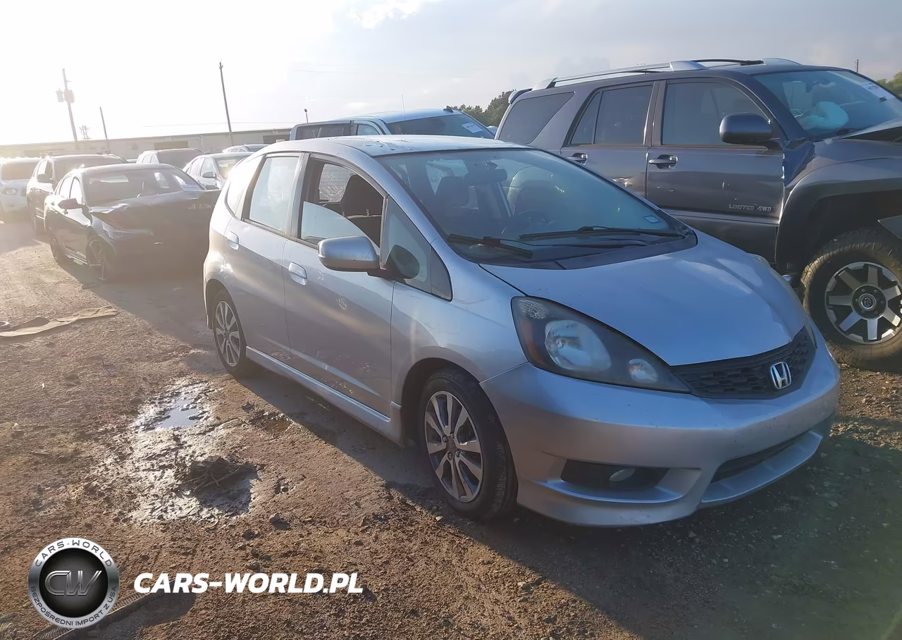2013 Honda Fit Sport VIN:JHMGE8H51DC027855 - 13