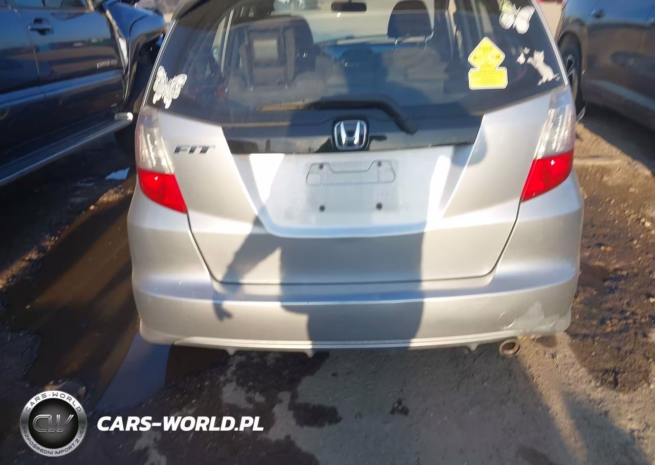2013 Honda Fit Sport VIN:JHMGE8H51DC027855 - 16