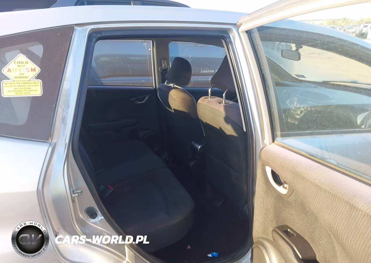 2013 Honda Fit Sport VIN:JHMGE8H51DC027855 - 8