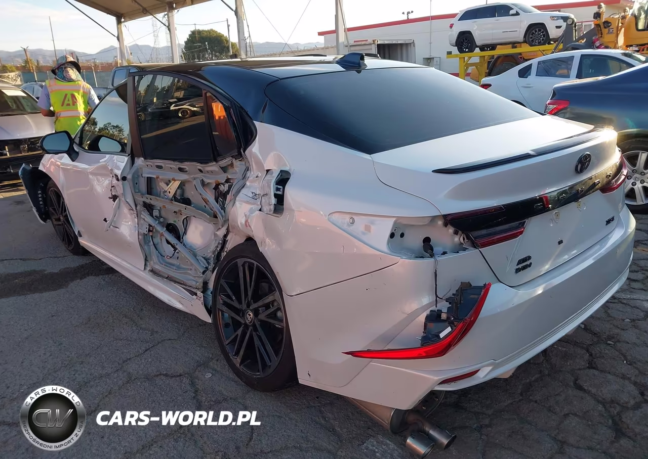 2025 Toyota Camry Xse VIN:4T1DBADK5SU032284 - 3