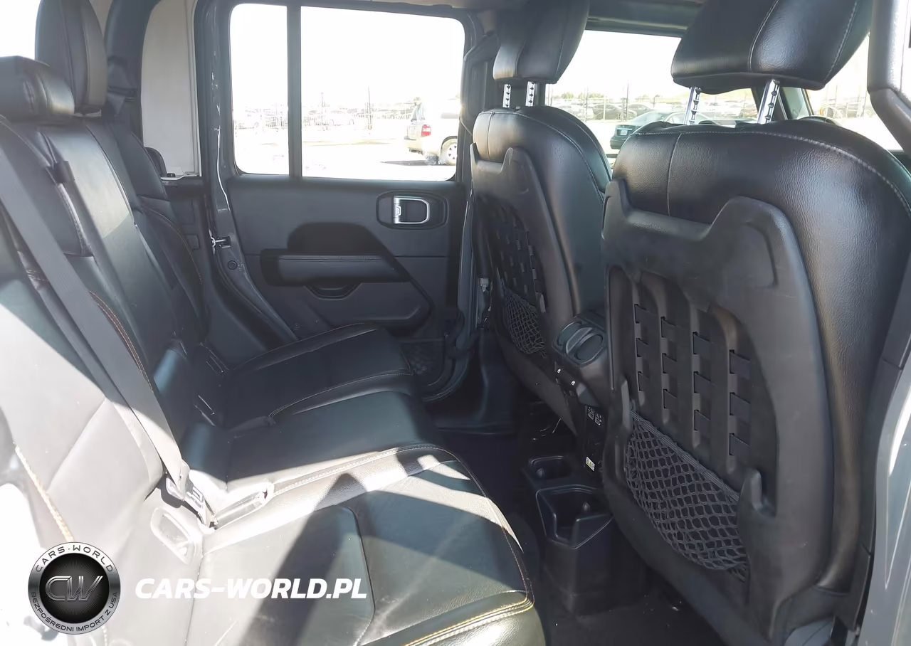 2020 Jeep Gladiator Mojave 4X4 VIN:1C6JJTEG3LL204147 - 8