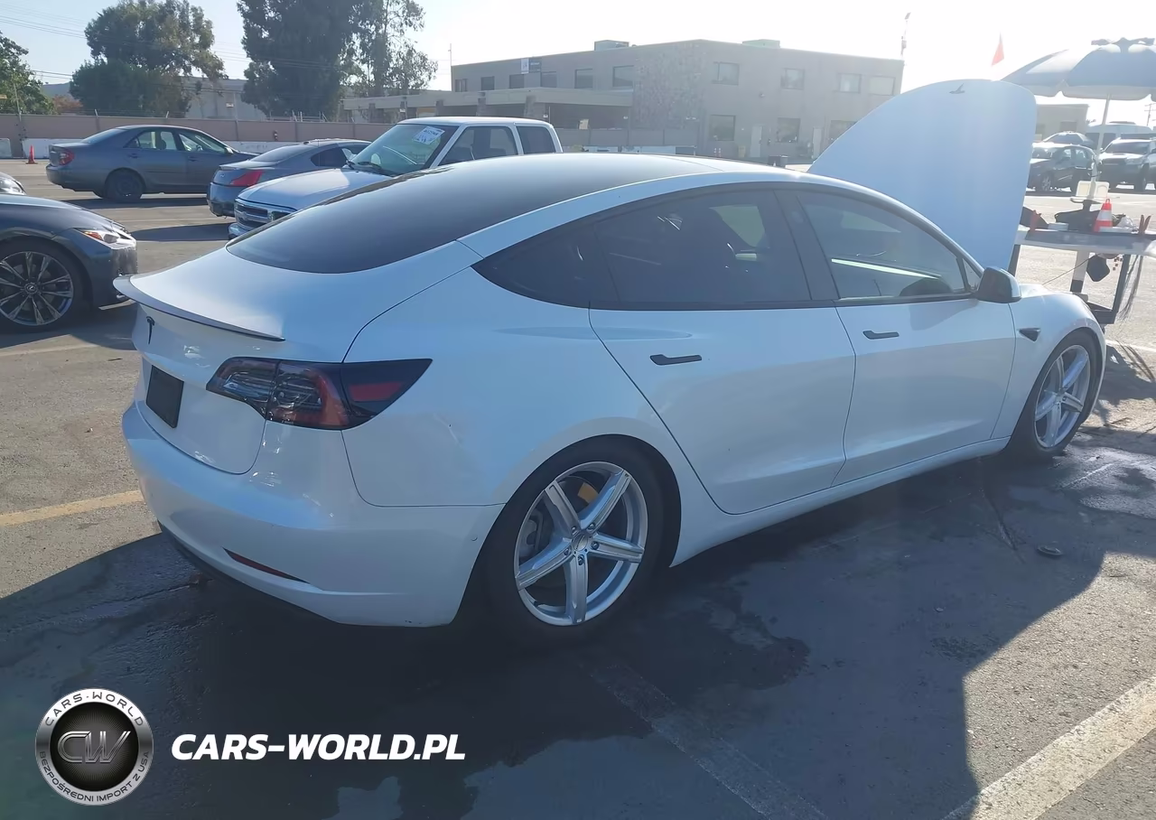 2022 Tesla Model 3 Long Range Dual Motor All-Wheel Drive VIN:5YJ3E1EB0NF126110 - 4