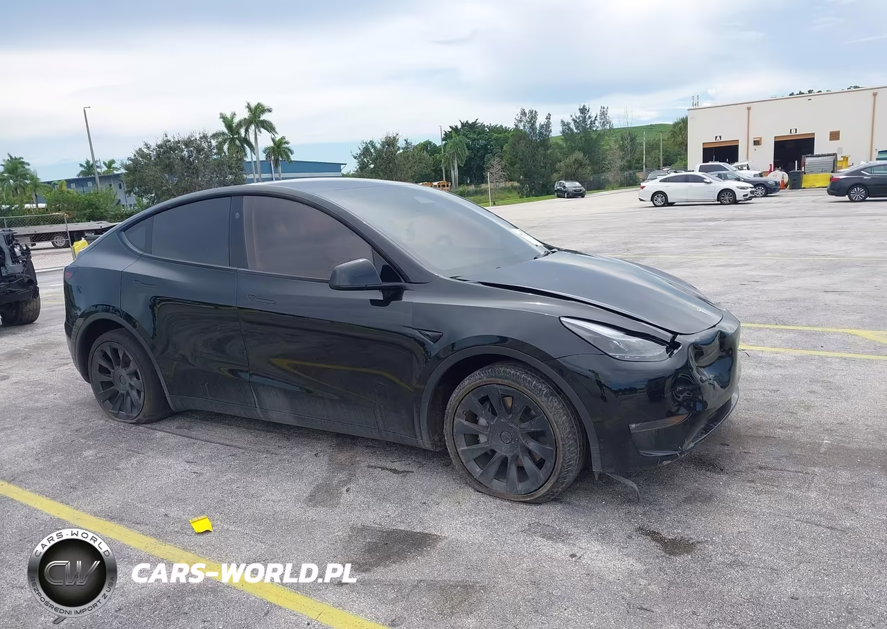 2025 Tesla Model Y Long Range Dual Motor All-Wheel Drive – zdjęcie 1 z 20
