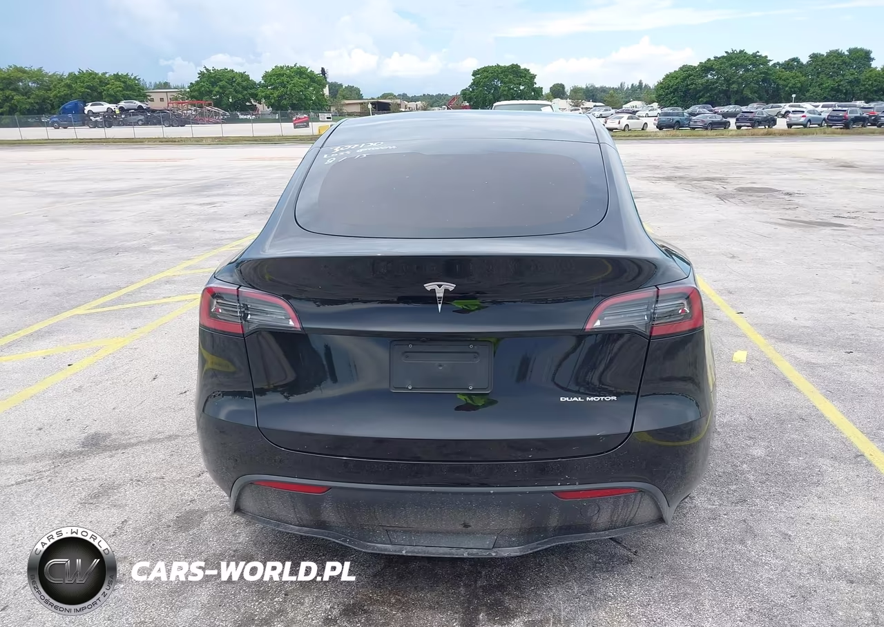 2025 Tesla Model Y Long Range Dual Motor All-Wheel Drive VIN:7SAYGDEE7SF302130 - 15