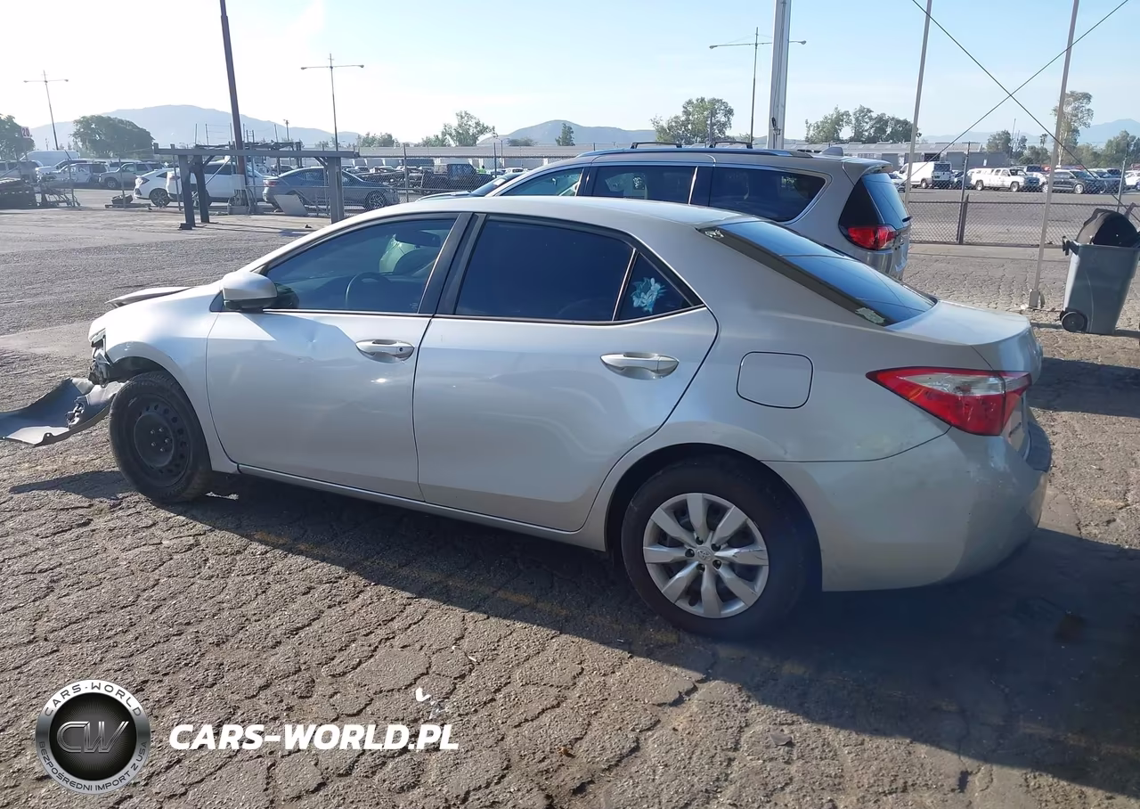 2016 Toyota Corolla Le VIN:5YFBURHE4GP542333 - 14
