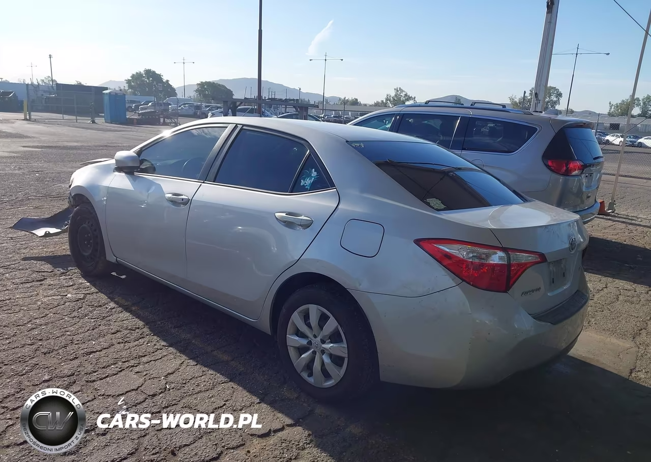 2016 Toyota Corolla Le VIN:5YFBURHE4GP542333 - 3