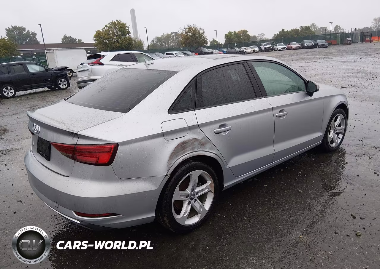 2018 Audi A3 2.0T Premium-2.0T Tech Premium VIN:WAUAUGFF6J1036362 - 4