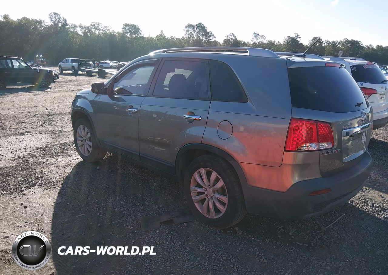 2011 Kia Sorento Lx V6 VIN:5XYKT4A29BG133165 - 3