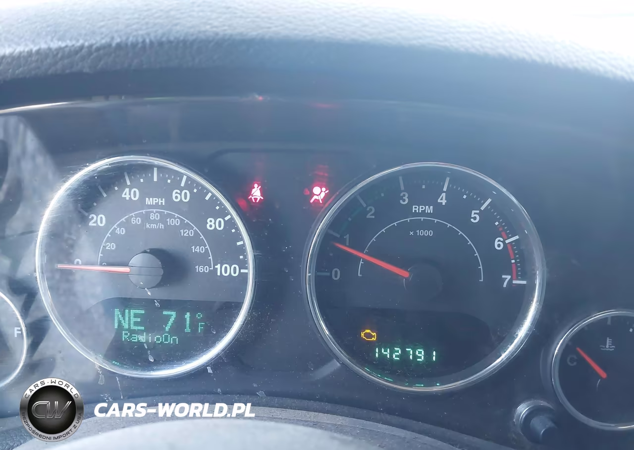 2011 Jeep Wrangler Sport VIN:1J4AA2D14BL620975 - 7
