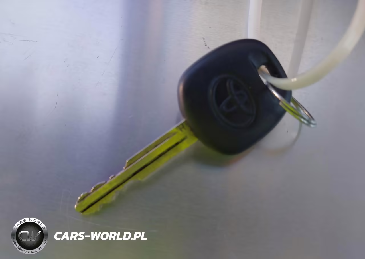 2015 Toyota Corolla L VIN:5YFBURHE0FP305210 - 11