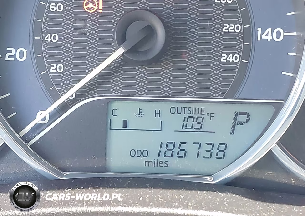 2015 Toyota Corolla L VIN:5YFBURHE0FP305210 - 16