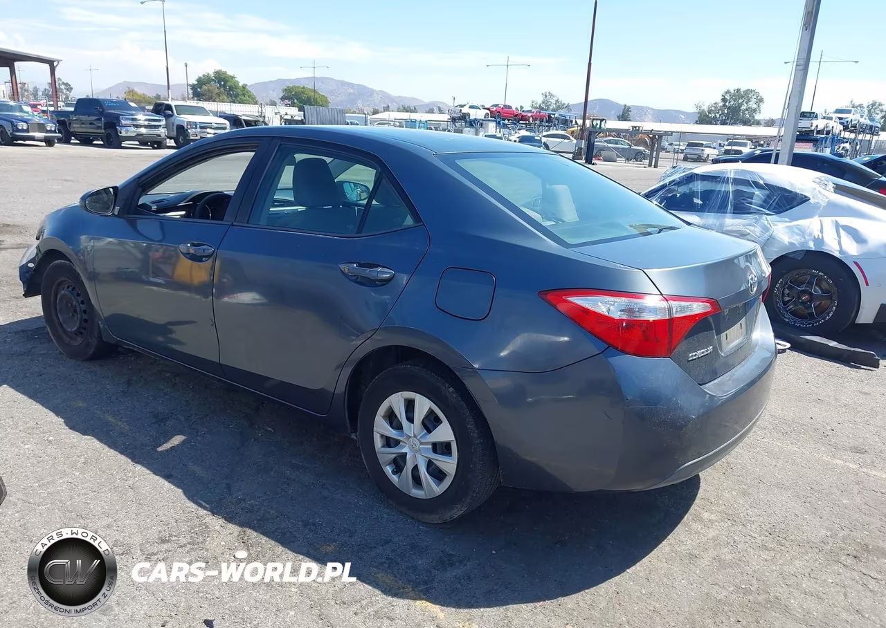 2015 Toyota Corolla L VIN:5YFBURHE0FP305210 - 3