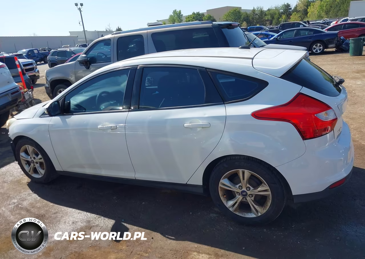 2014 Ford Focus Se VIN:1FADP3K28EL398664 - 15