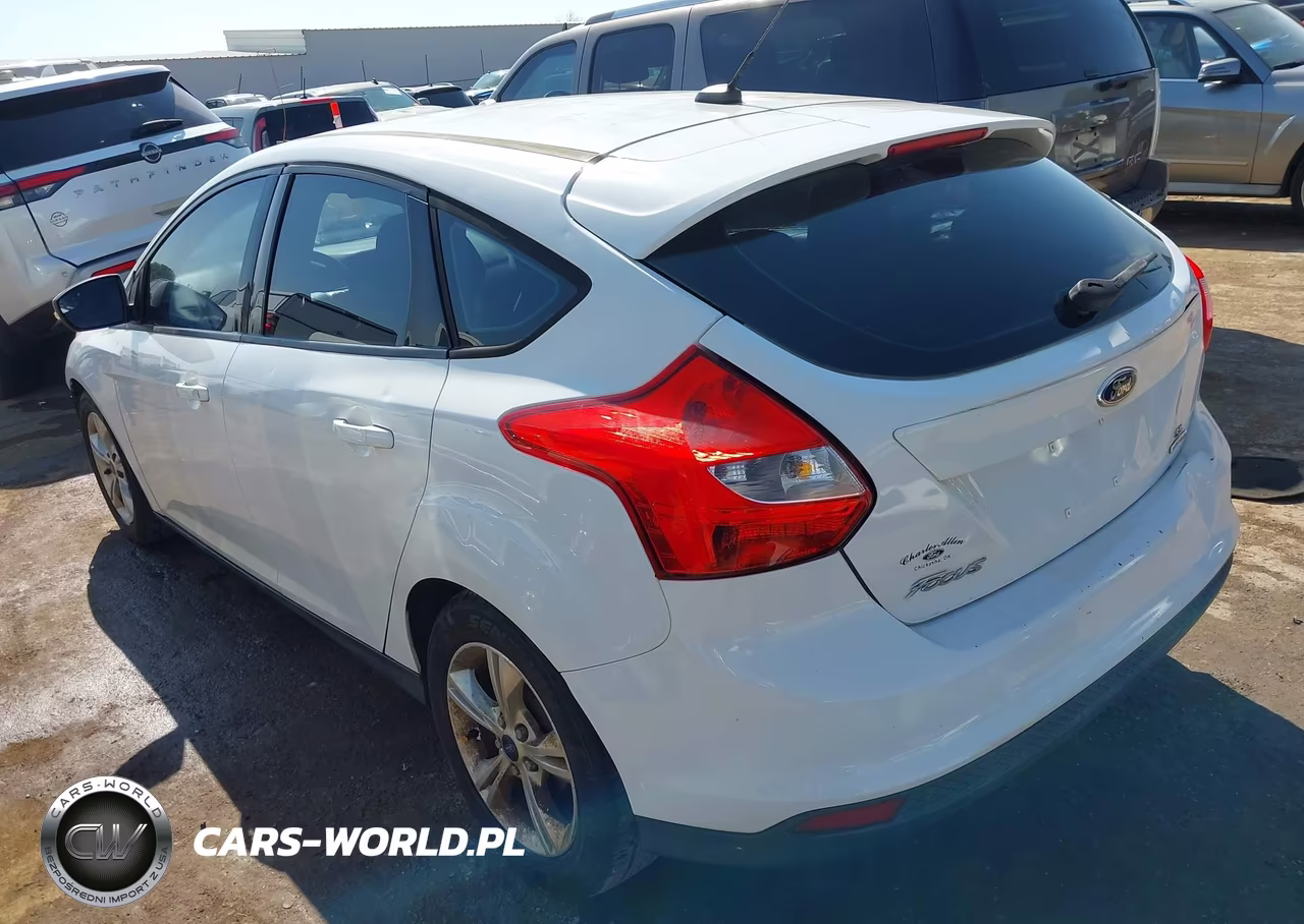 2014 Ford Focus Se VIN:1FADP3K28EL398664 - 3