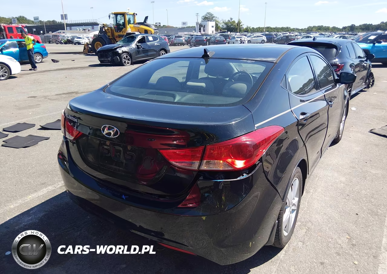 2013 Hyundai Elantra Gls VIN:5NPDH4AE6DH421631 - 4