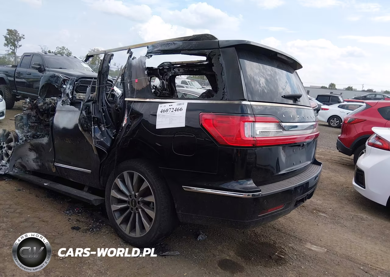 2018 Lincoln Navigator Select VIN:5LMJJ2JT7JEL11301 - 3
