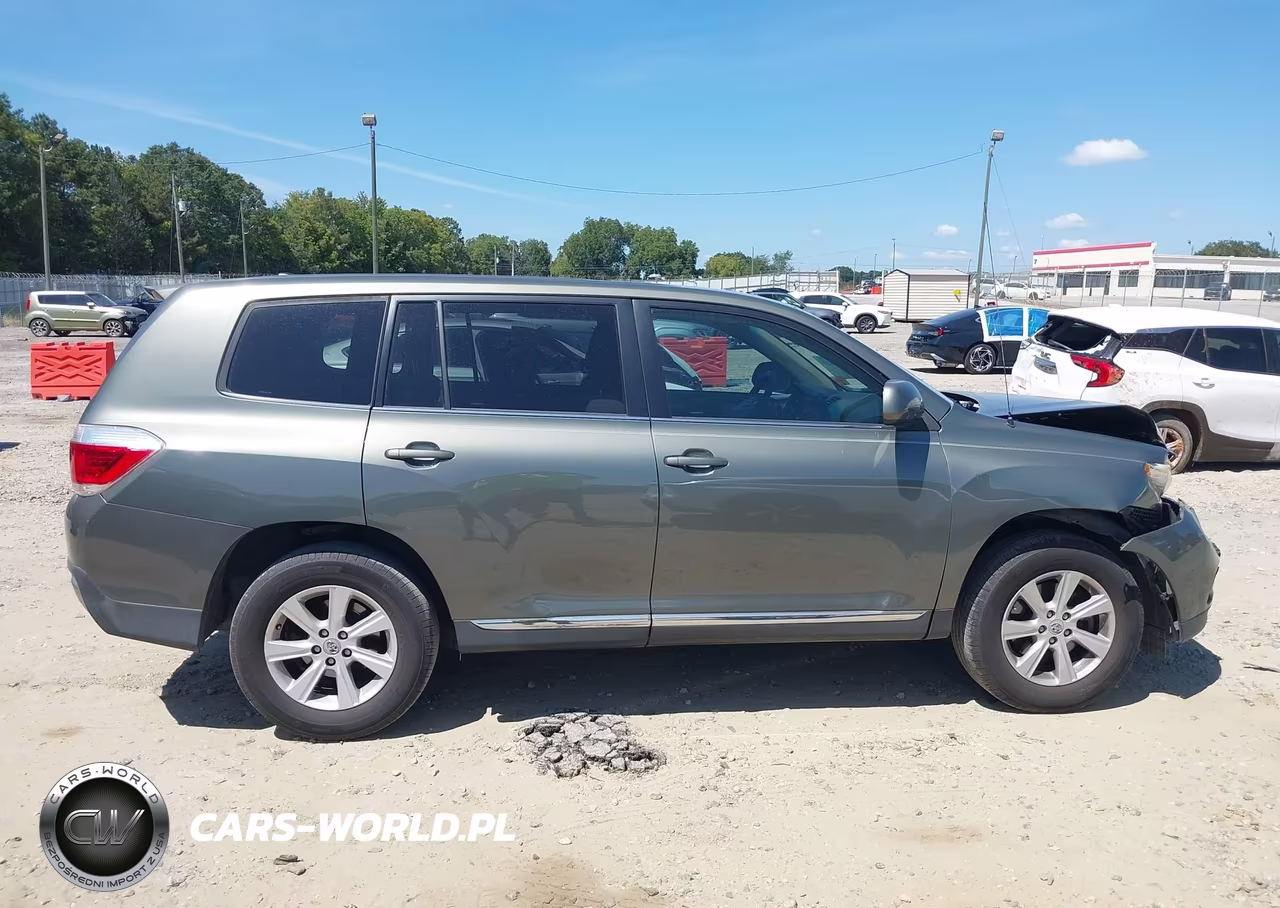 2011 Toyota Highlander Base V6 VIN:5TDZK3EH0BS037700 - 13