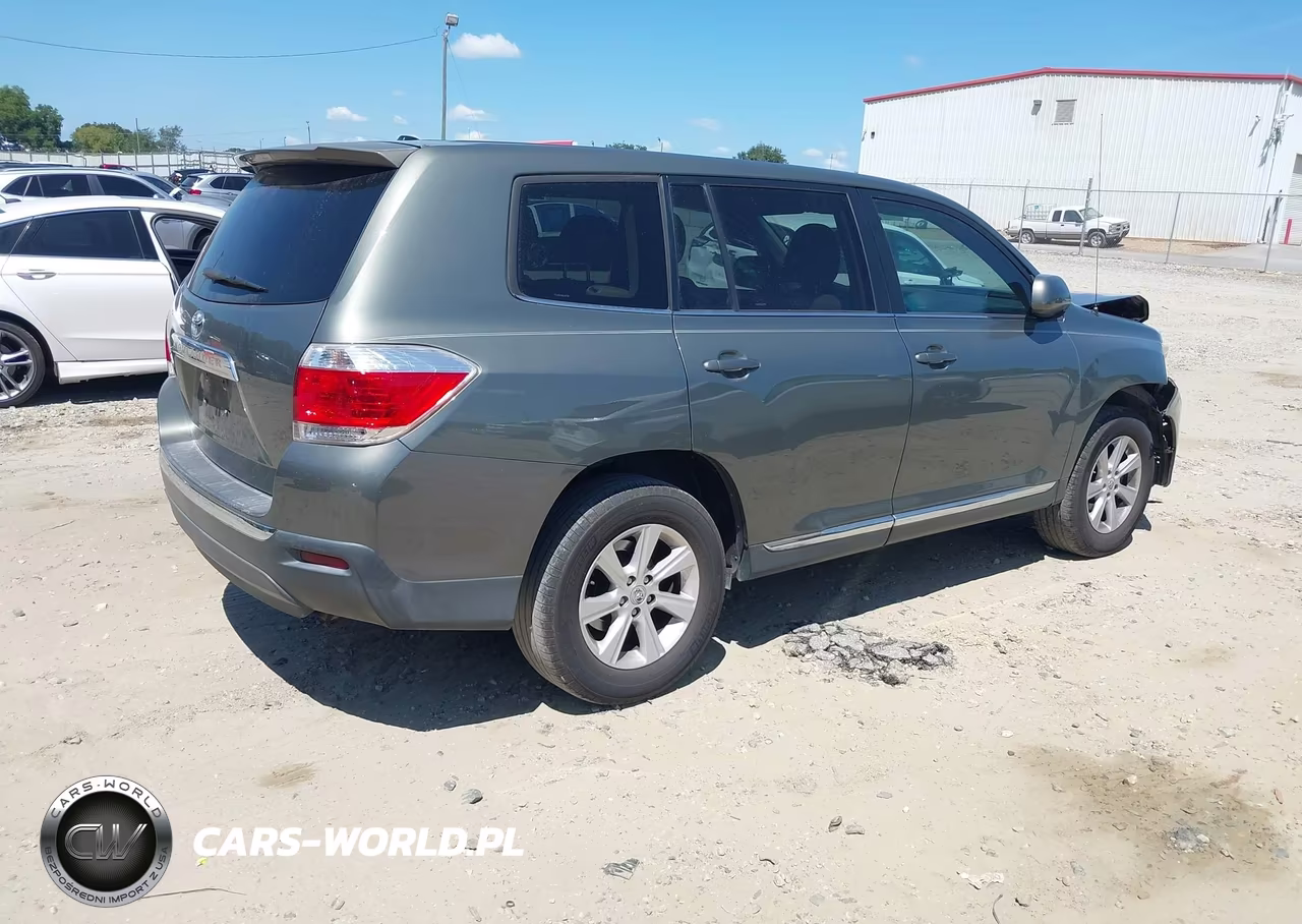 2011 Toyota Highlander Base V6 VIN:5TDZK3EH0BS037700 - 4