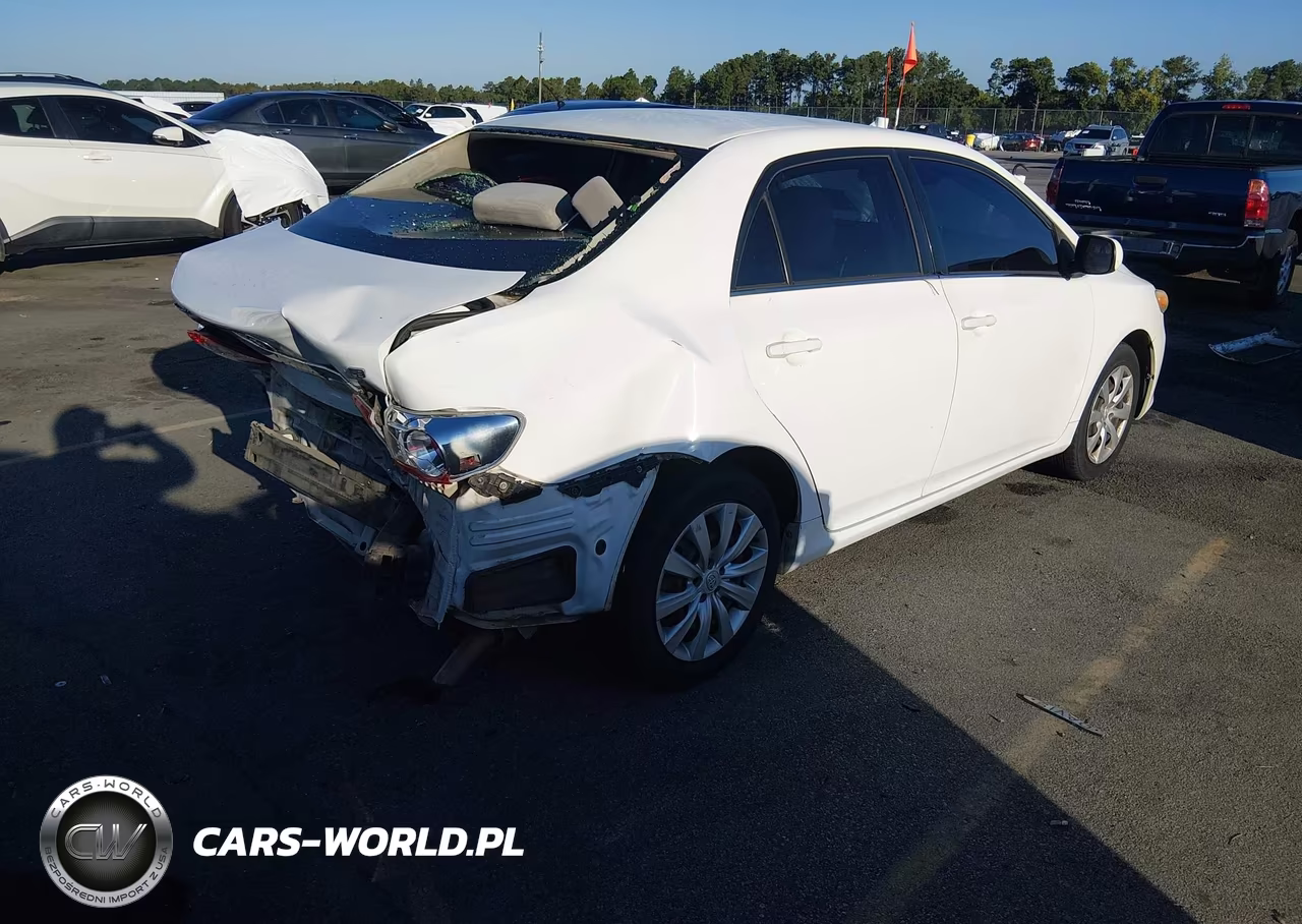 2013 Toyota Corolla Le VIN:JTDBU4EE4DJ118531 - 4