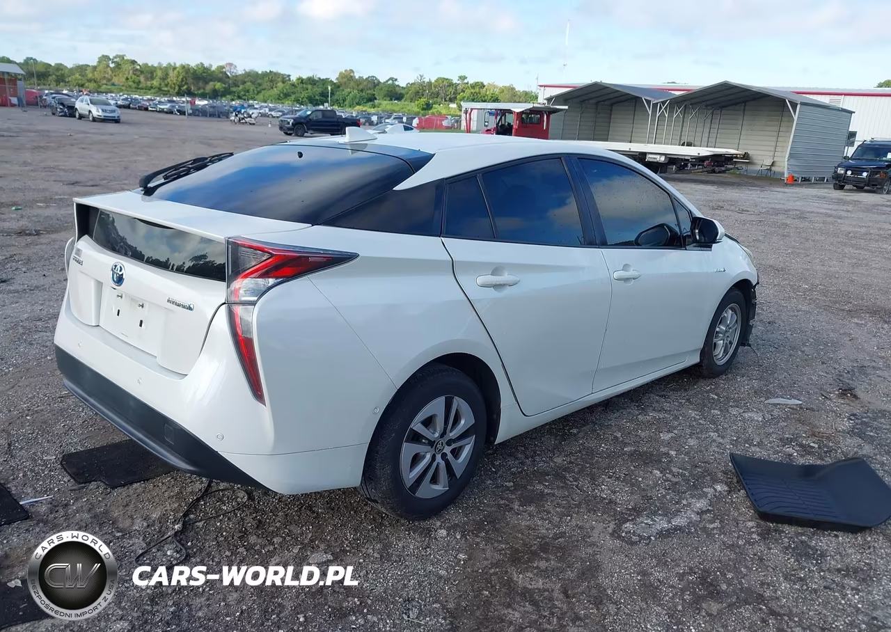 2017 Toyota Prius Four VIN:JTDKARFU8H3054144 - 4
