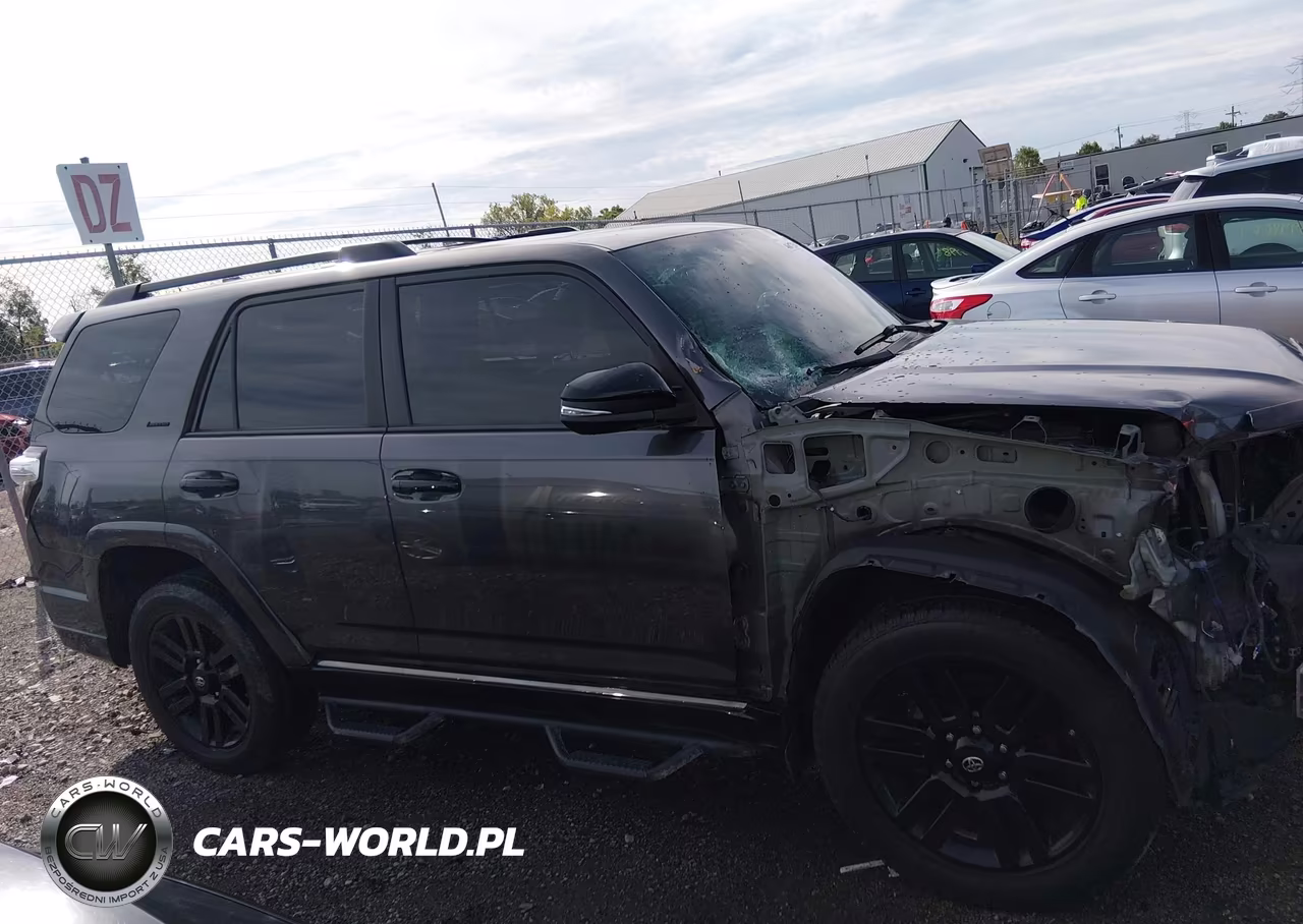 2020 Toyota 4Runner Nightshade Special Edition VIN:JTEBU5JR2L5808120 - 13