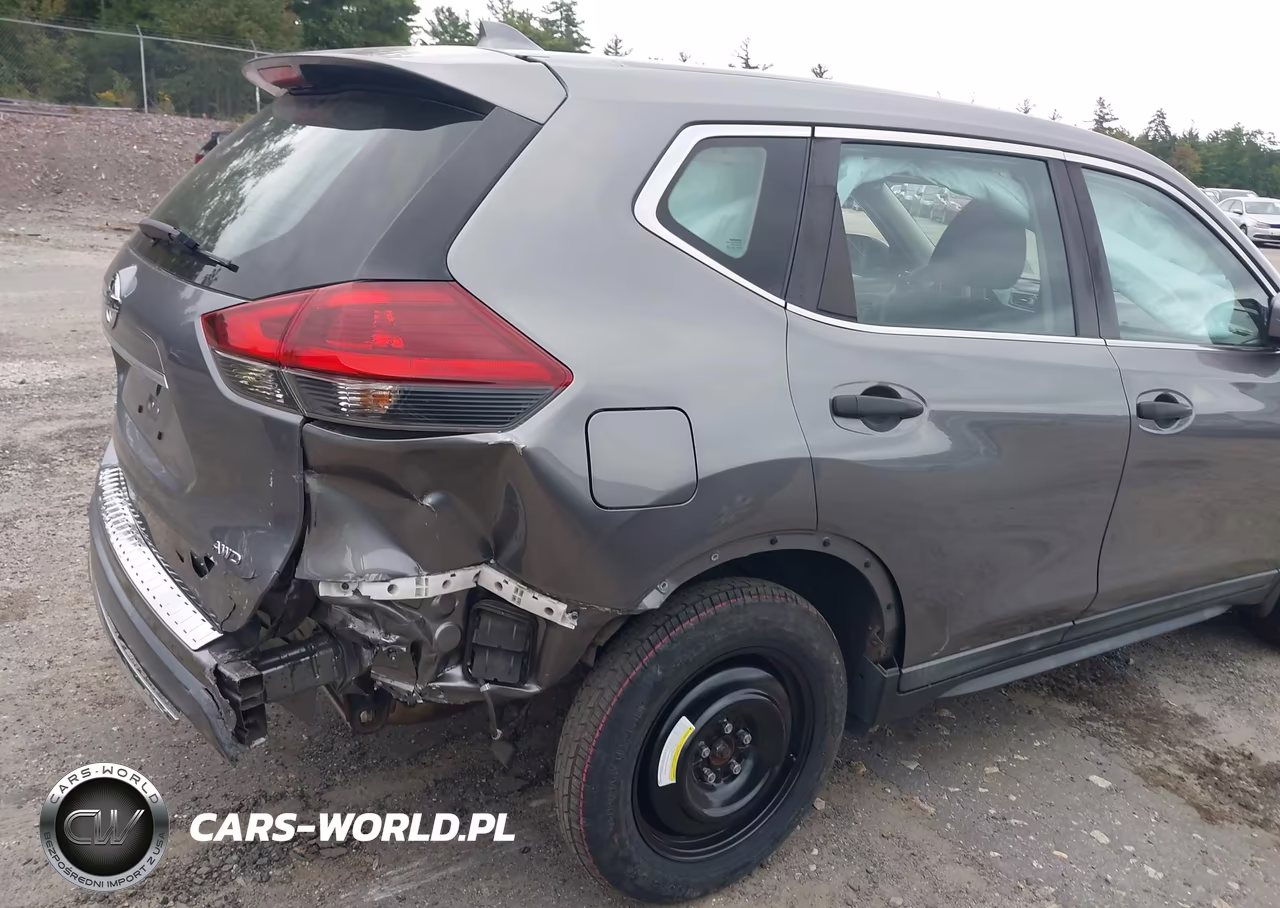 2018 Nissan Rogue S VIN:KNMAT2MV0JP539630 - 17