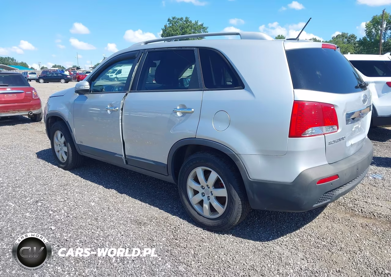 2013 Kia Sorento Lx VIN:5XYKTDA65DG407192 - 3
