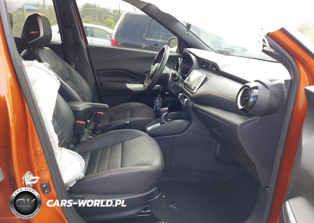 2019 Nissan Kicks Sr VIN:3N1CP5CU6KL565544 - 5