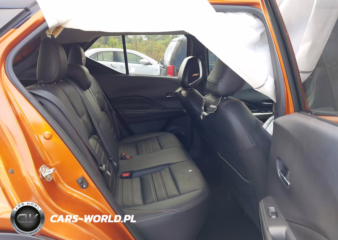 2019 Nissan Kicks Sr VIN:3N1CP5CU6KL565544 - 8
