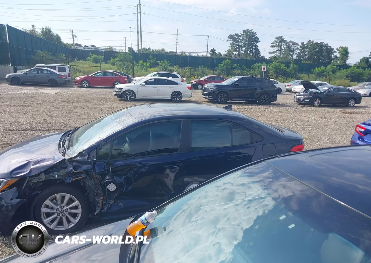 2026 Toyota Corolla Le VIN:5YFB4MDE1TP360883 - 13