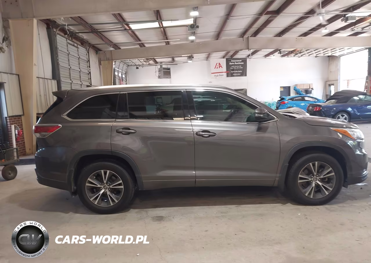 2016 Toyota Highlander Xle V6 VIN:5TDJKRFHXGS302385 - 13