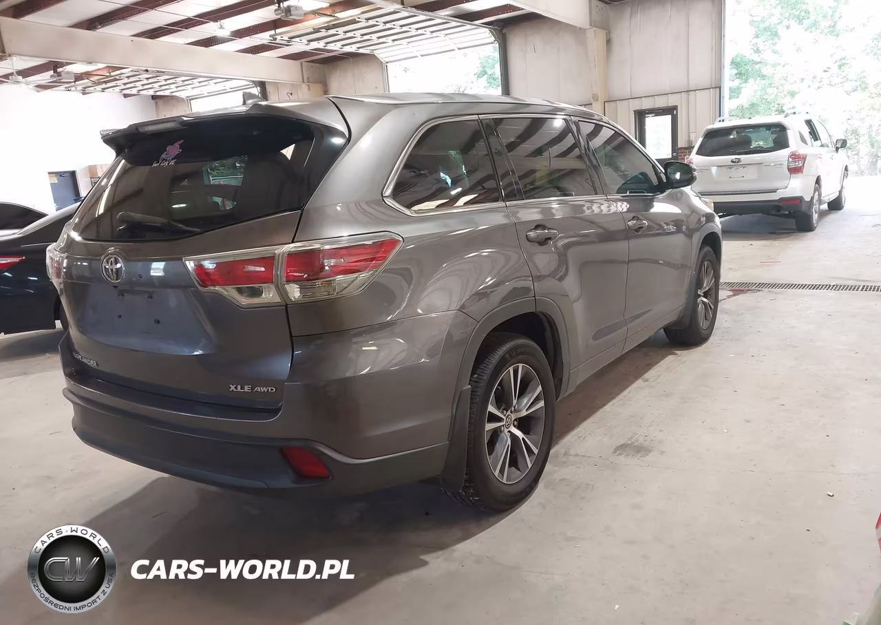2016 Toyota Highlander Xle V6 VIN:5TDJKRFHXGS302385 - 4