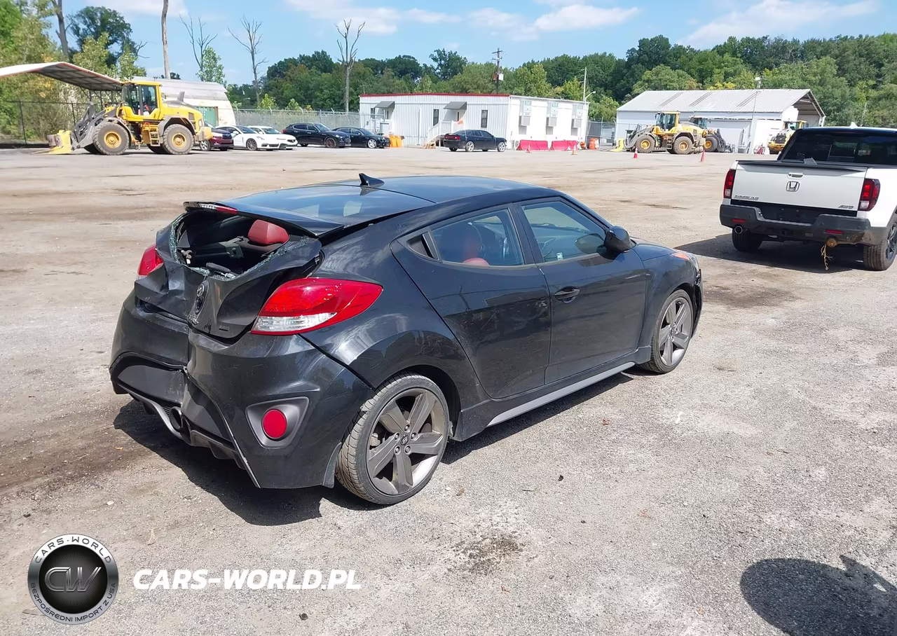 2015 Hyundai Veloster Turbo R-Spec VIN:KMHTC6AE4FU243955 - 4