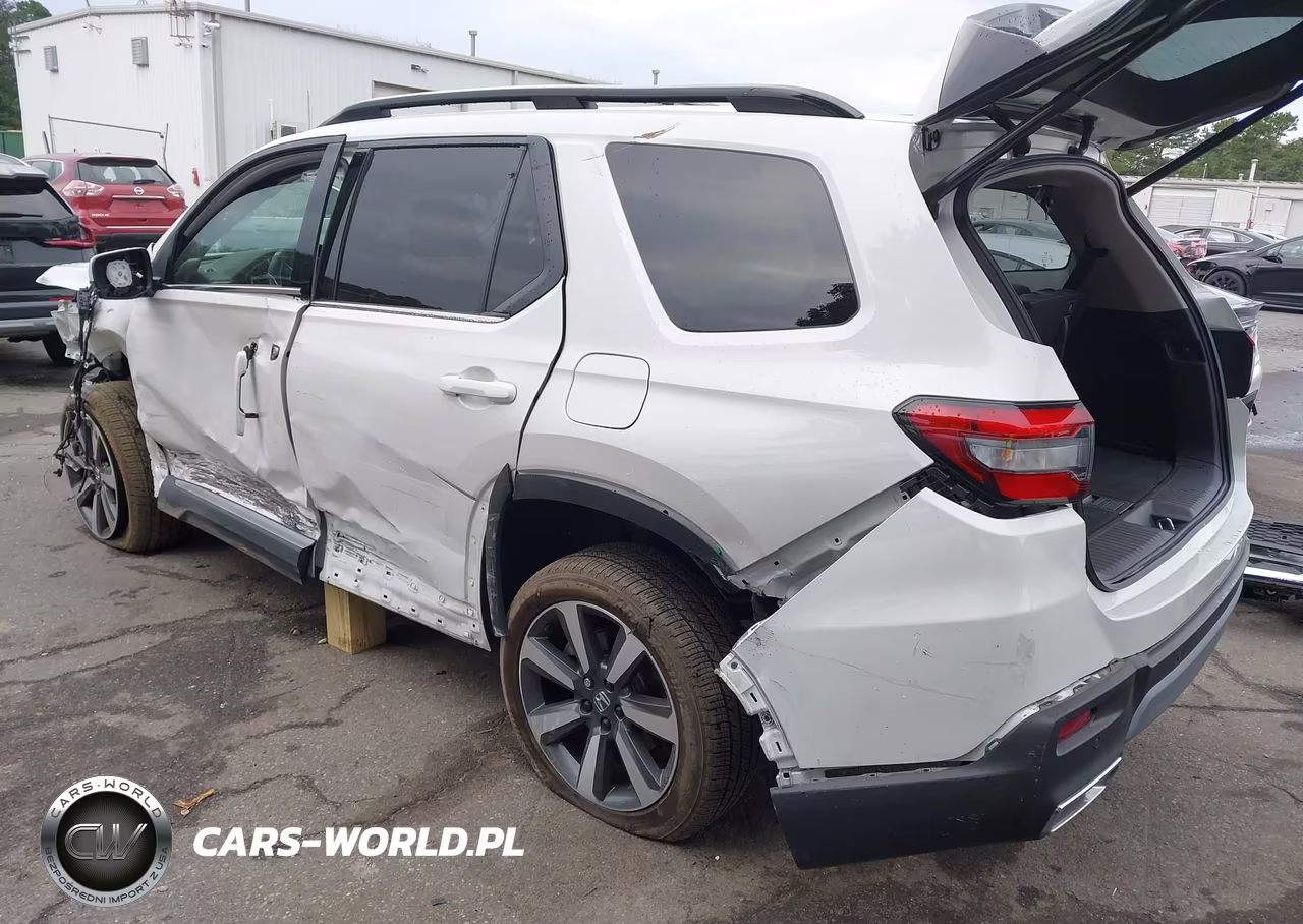 2025 Honda Pilot Touring VIN:5FNYG1H71SB112560 - 3