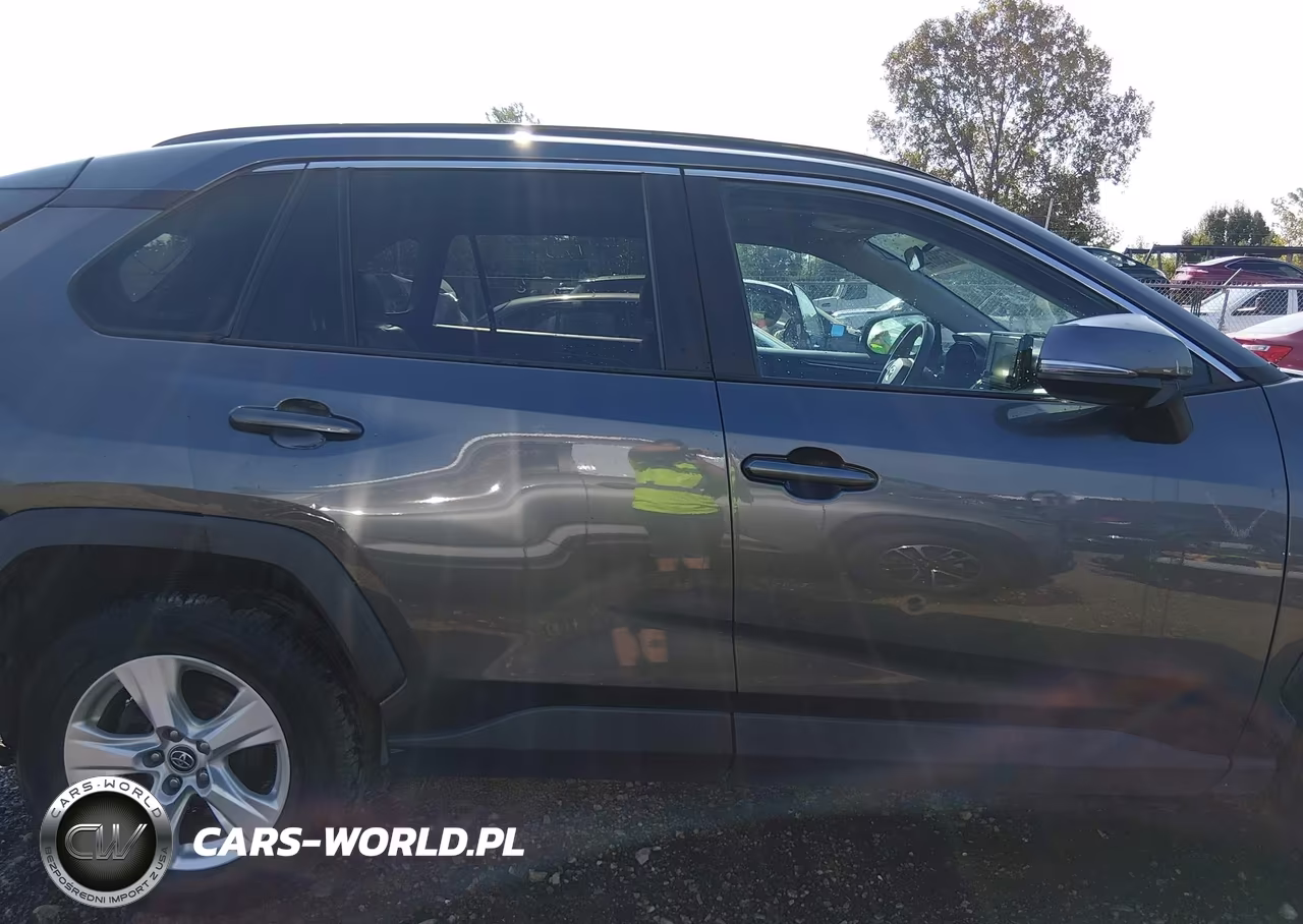 2020 Toyota Rav4 Xle VIN:2T3P1RFVXLC137354 - 13
