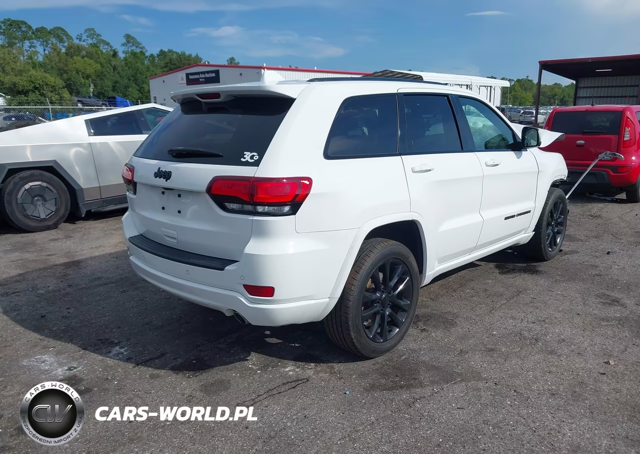 2020 Jeep Grand Cherokee Altitude 4X2 VIN:1C4RJEAG0LC439991 - 4