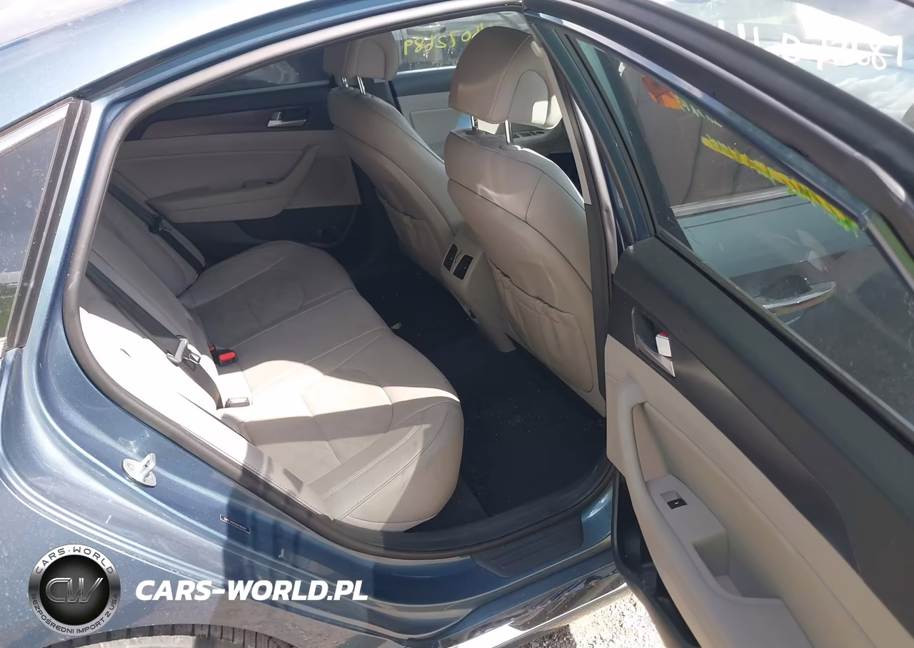 2016 Hyundai Sonata Sport VIN:5NPE34AF6GH396293 - 8