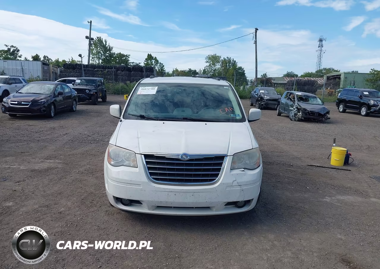 2010 Chrysler Town & Country Touring VIN:2A4RR5D14AR288877 - 12