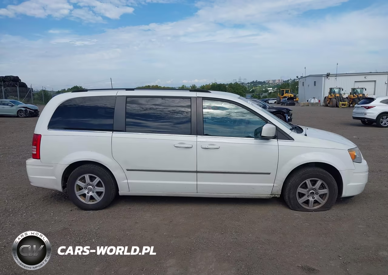 2010 Chrysler Town & Country Touring VIN:2A4RR5D14AR288877 - 13