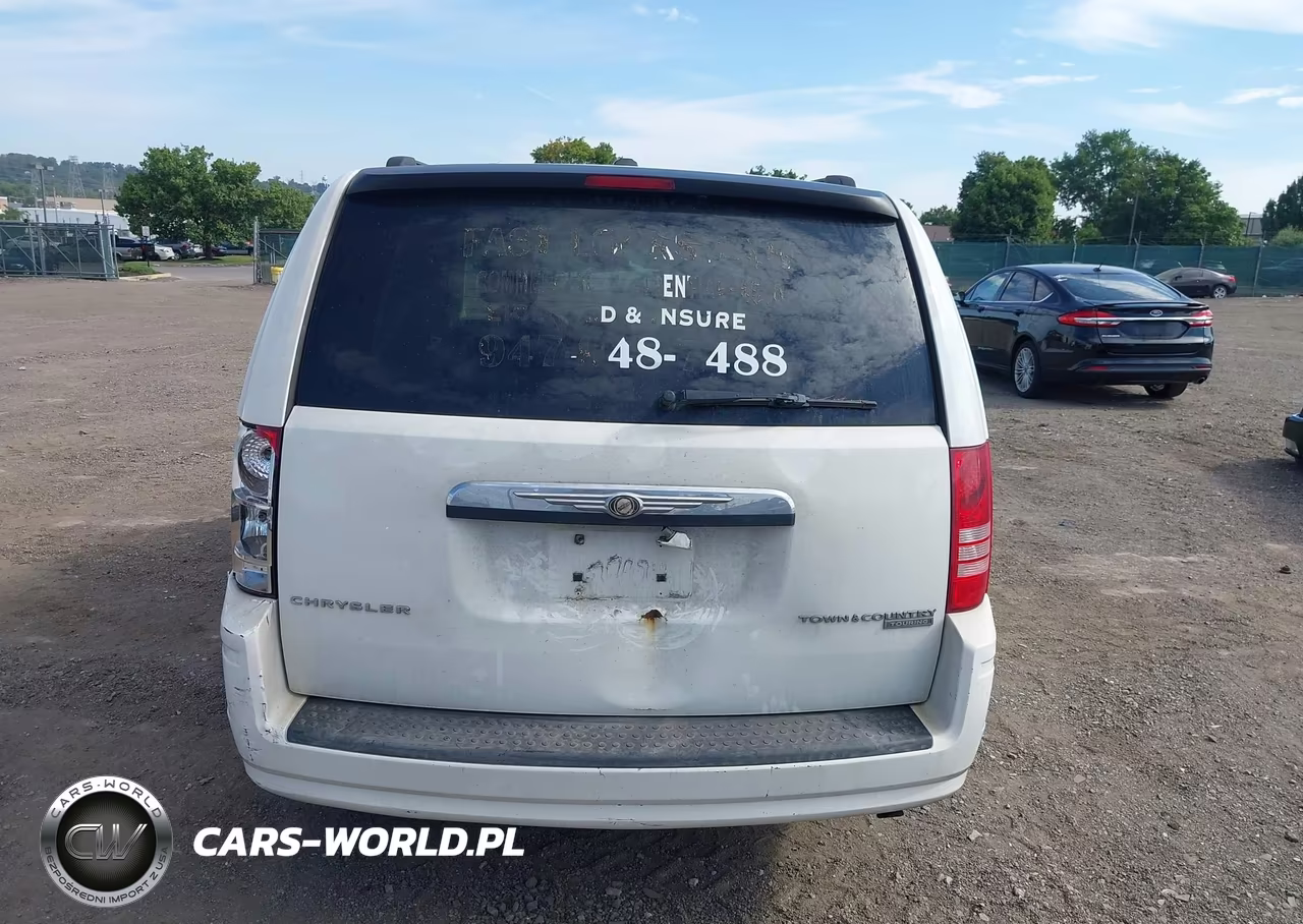 2010 Chrysler Town & Country Touring VIN:2A4RR5D14AR288877 - 16