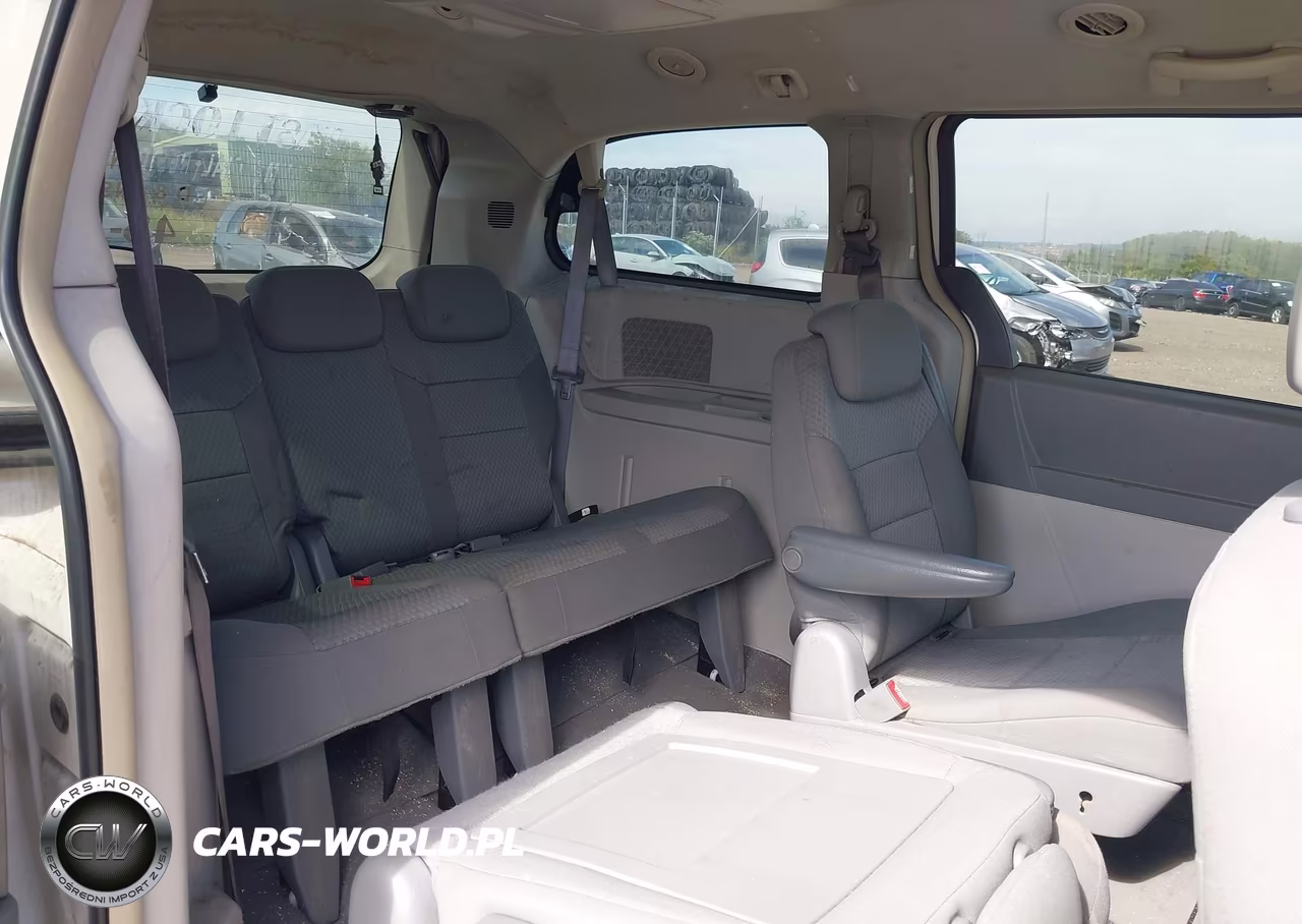 2010 Chrysler Town & Country Touring VIN:2A4RR5D14AR288877 - 8
